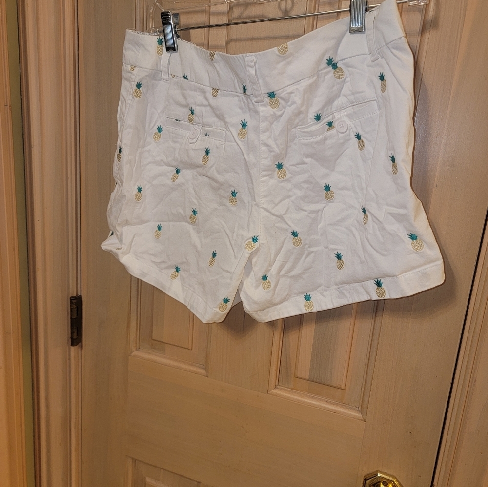 Misses sz 10 British Khaki pineapple shorts very cute - Picture 3 of 5